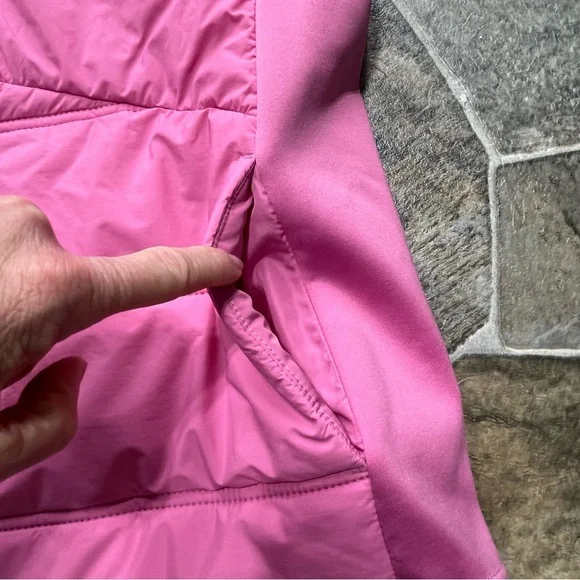 AVIA Hooded Puffer Vest - Picture 10 of 10